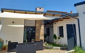 Agradable bungalow con jardin y chimenea